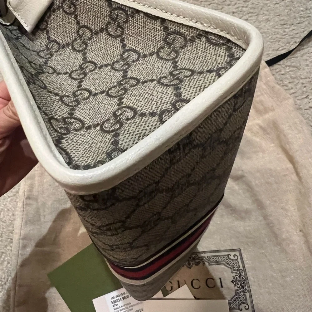 Gucci Clutch - Picture 4 of 7